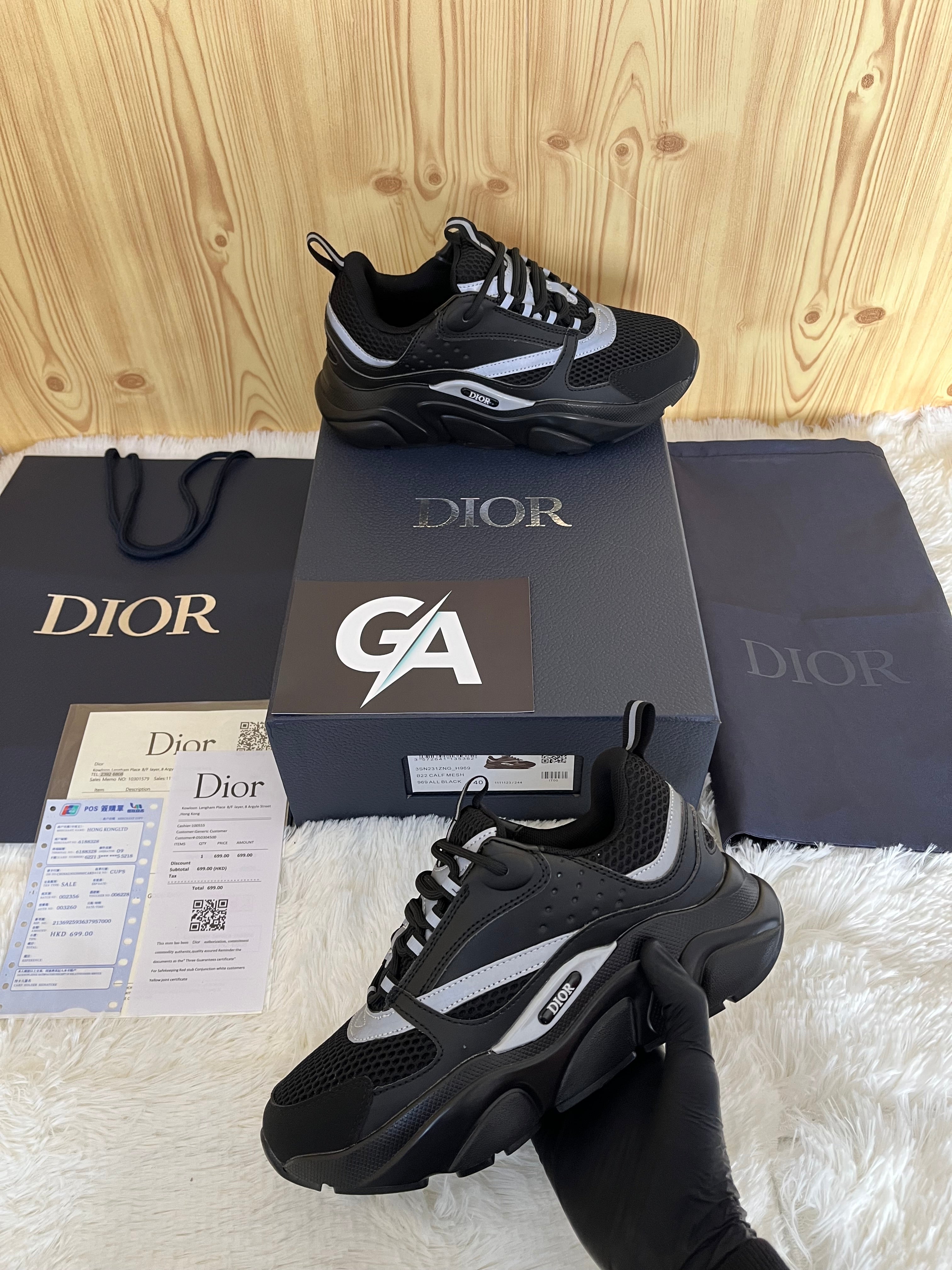 Dior B22